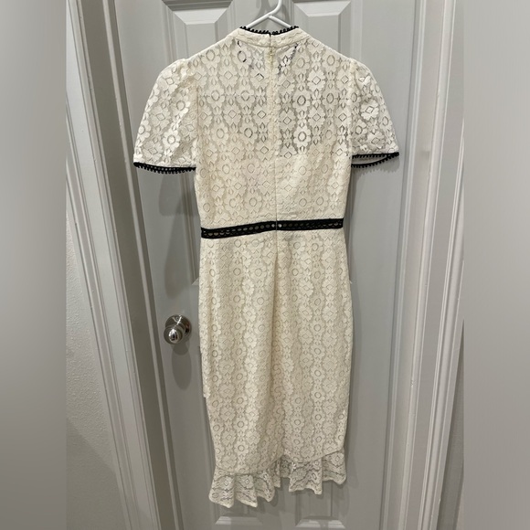 Monique Lhuillier Cream Lace Midi Dress with Black Accents - Picture 3 of 4